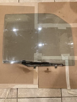 Camioneta Toyota 84-88 85-89 4Runner OEM puerta lateral derecha ventana vidrio con ventilación USADA Foto 1 de 4