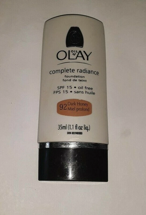 discontinued OIL OF OLAY COMPLETE RADIANCE liquid FOUNDATION SPF15 92 DARK HONEY - Image 1 of 3