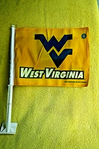 ¡NUEVO CON PEGATINAS - IMPRESIONANTE COCHE/VENTANA DE MONTAÑEROS DE VIRGINIA OESTE BANDERA DE COLOR AMARILLO! - Imagen 1 de 6
