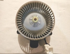 2014 13 14 CADILLAC ATS 2.0L RWD BLOWER MOTOR HEATER 12V 07Q23 5060 DENSO - Picture 1 of 3