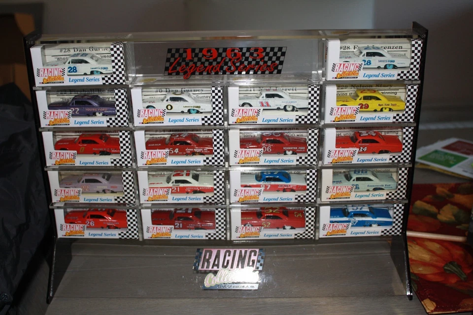 Ford Galaxy Legend Series 1963 18 car set display casi como nuevo Foto 1 de 1