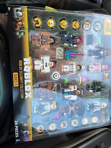 NEW Roblox Celebrity Collection Series 3 Target Toy Exclusive 24 Pieces BOX  DMG