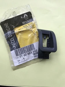 GUÍA EMBELLECEDOR BOTÓN CERRADURA PUERTA RENAULT LAGUNA I 7700823542 - Imagen 1 de 3