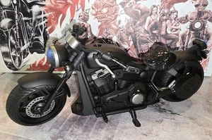 Mezco One:12 Motociclista Gomez MOTO CON LUCES Y SONIDOS Escala 1/12 Nueva Suelta - Imagen 1 de 5