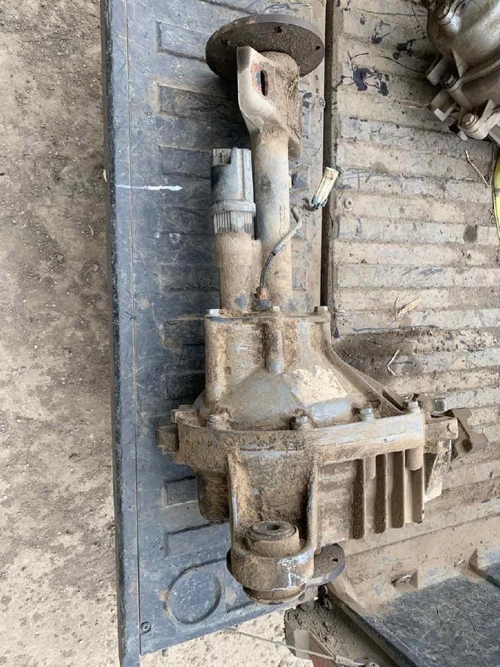 1997-1999 Chevrolet Suburban 1500 diferencial dianteiro transportador relação 3.73 fabricante de equipamento original  - Imagem 1 de 4