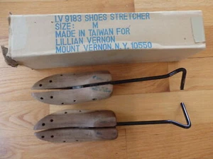 Lillian Vernon Brand Hardwood Shoe Stretchers Women's Medium - Picture 1 of 2