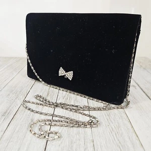Schwarze Samt Abendtasche Clutch Handtasche mit silberfarbenem Schmetterling Akzent - Bild 1 von 17