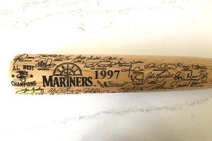 ⭕️ 1997 Mariners Heavy Hitters Bat Griffey - Martinez - Rodriguez 553 of 1997 - Picture 1 of 7