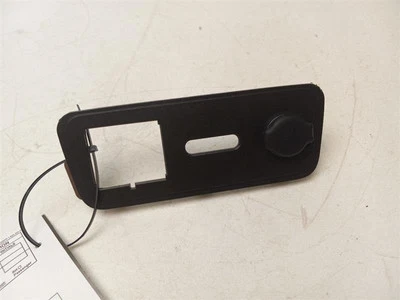 2013 - 2017 GMC ACADIA AC 120V PLUG OUTLET TRİM BEZEL - Image 1 of 4