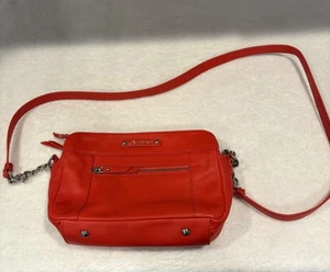 B. Makowsky rot weiches Echtleder Schultertasche Handtasche magnetisch - Bild 1 von 15