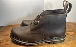 Dr. Martens Herren Deverell Braun Wüste Stiefel Gr. 11 US, 10 UK, 45 EUR Brandneu Karton - Bild 1 von 11