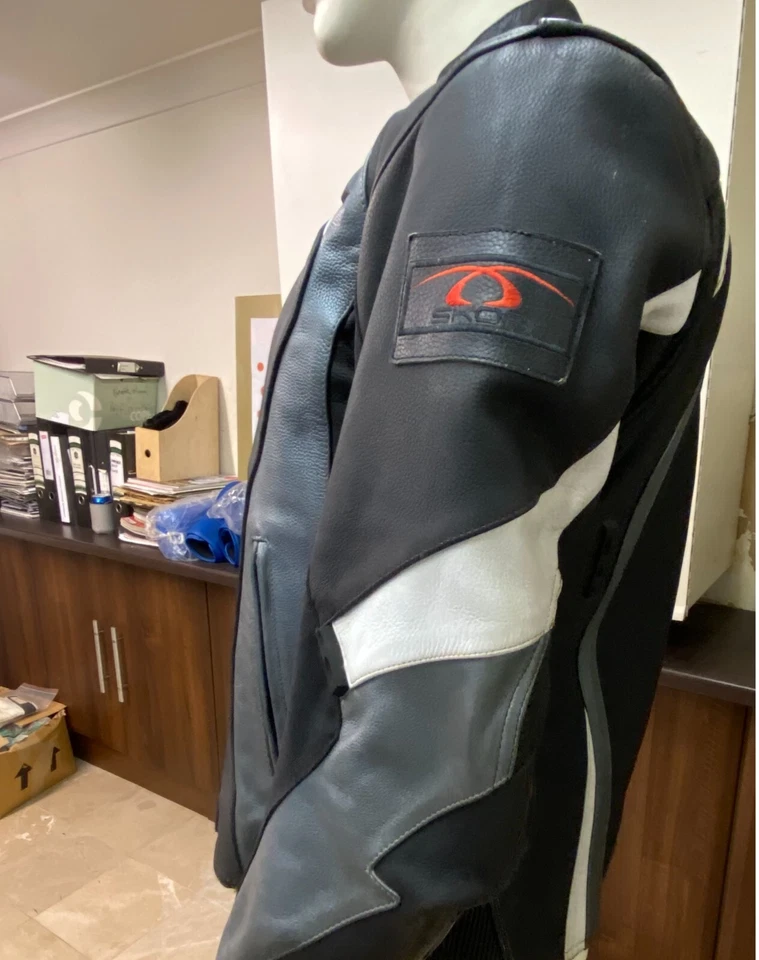 New Black and Grey Motorcycle Racing Cowhide Biker Leather Jacket Safety Pads - Image 1 of 4