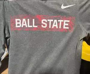 Nike Dri Fit Pelota Manga Larga Universidad Estatal (BSU) Niños (Unisex) Pequeña - Imagen 1 de 9
