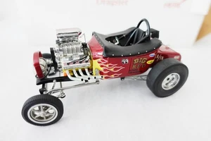 Danbury Mint 1925 Ford Altered T Dragster 1:24 in box - Picture 1 of 5