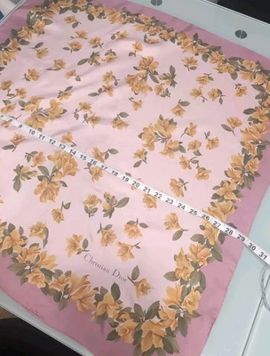 Bufanda de seda floral vintage Christian Dior rosa amarillo estampado botánico Foto 1 de 4