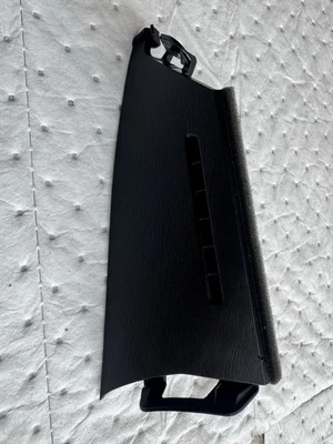 Enfeites Toyota Prius V 12-15 DIREITOS A-PILLAR acabamento de canto 62225-47010 OEM - Imagem 1 de 4