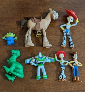 Lotto di 7 personaggi Disney Pixar Toy Story Bullseye Jessie Buzz Lightyear Rex Woody - Foto 1 di 5