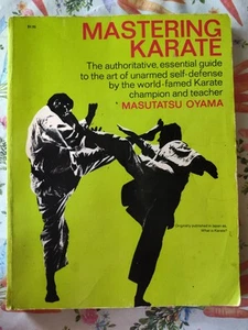 Mastering Karate (1974) Masutatsu Oyama Guide Champion - Picture 1 of 5