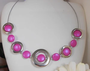 SCHÖNER TRENDY HALSREIF / Silber Ringe  - MAGENTA Perlen / Edelstahl - Bild 1 von 3