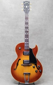 Gibson ES-175D Sunburst / Early 1970s Electric Gutiar [AUTH] - Picture 1 of 10