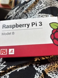 Raspberry Pi 3 Model B Quad Core 1.2GHz 64bit CPU 1GB WiFi & BT 4.1 - Picture 1 of 4