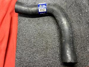 Napa 8763 Molded Coolant Hose 1 15/16" x 2 1/4" x 18 13/32" NEW - Picture 1 of 7