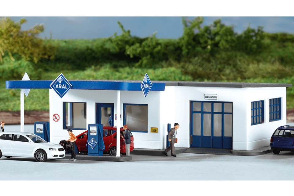 PIKO Trains 61827 HO Scale Hobby Line Aral Gasoline Station Building Kit