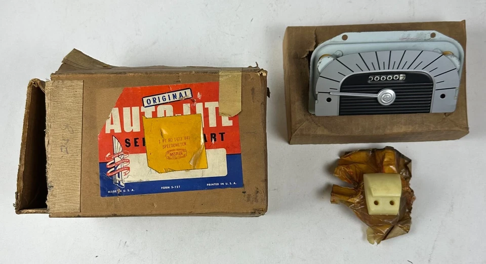 Nuevo velocímetro de stock antiguo para modelos Plymouth 1951-3 Mopar #1473841 Foto 1 de 1