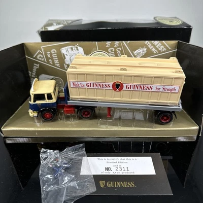 Remolque y contenedor Corgi escala 1/50 22504 - Bedford TK - Guinness Foto 1 de 4