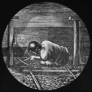 COAL MINING : MINERS HOLEING COAL BY HAND C1875 VICTORIAN Magic Lantern Slide - Picture 1 of 5