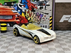 Hot Wheels Mainline #1068 Dodge Concept Car Convertible 1:64 Loose New Diecast - Picture 1 of 7