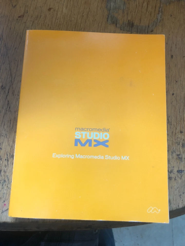 Macromedia Studio MX Guide Book  - Image 1 of 1