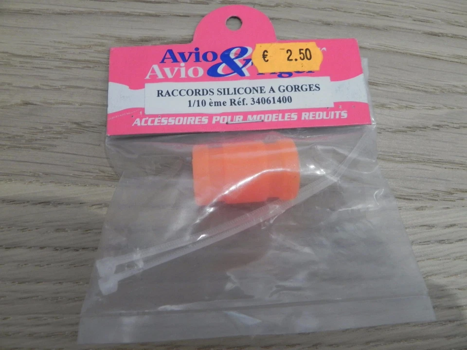 AVIO & TIGER SILIKONFITTINGS MIT KEHLEN 1/10 REF.34061400 - Bild 1 von 1