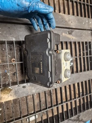 BOMBA ABS VOLVO V70 MK3 2.4 DIÉSEL D5 30681619 Foto 1 de 4