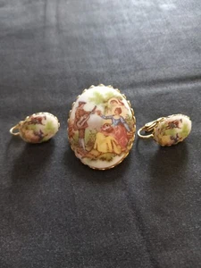 Renaissance Musical Scene Porcelain Brooch With Matching Earrings 1950s Era Cute - Picture 1 of 9
