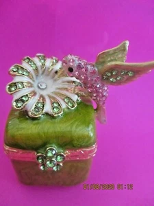 3247   HUMMINGBIRD ~ PRETTY IN PINK ~  JEWELED & ENAMEL TRINKET BOX     - Picture 1 of 6