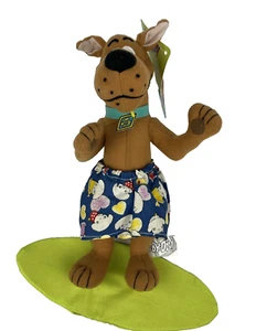 Juguete de peluche SCOOBY DOO Surf's Up nuevo de fábrica con etiquetas bañadores tabla de surf 8 3/4" - Imagen 1 de 5