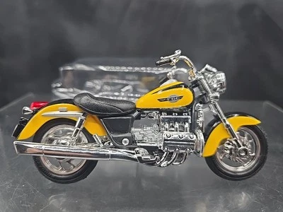Vintage Honda Valkyrie F6C Flat 6 Maisto 1:18 Diecast Model Yellow/Black - Image 1 of 4