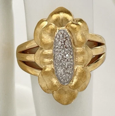 18k Yellow Gold Satin Long Floral .12 Ct Pave Diamond Ring Size 7 1/4 - 4.2 Gr - Image 1 of 4