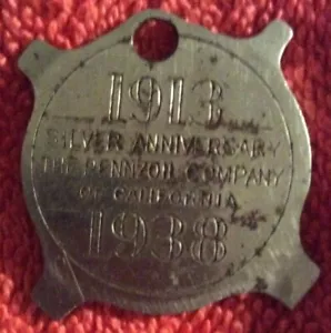 VINTAGE PENNZOIL MOTOR OIL ADVERTISING KEY CHAIN 1913 1938 SILVER ANNIVERSARY - Picture 1 of 2