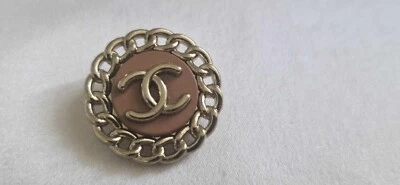 ONE CHANEL GOLD BROWN BUTTON 22MM - Image 1 of 4