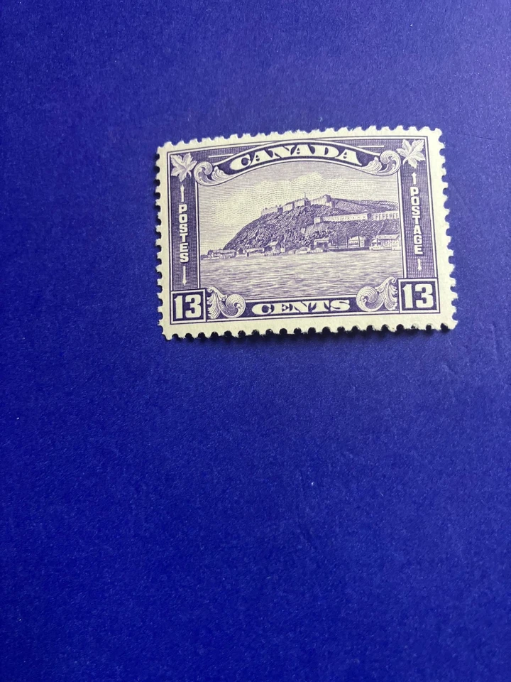 Canada Scott # 201 VF  MNH 13c Stamp Cat $100 - Image 1 of 1