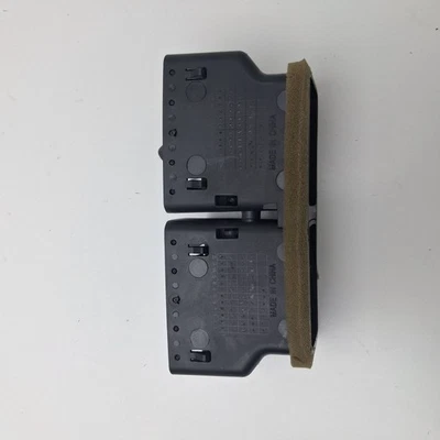 Cadillac STS 2004-2010 consola trasera rejilla de ventilación de aire 25749648 Foto 1 de 4