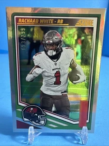 Score 2025 Rachaad Bianco #150 Argento 033/299 Buccaneers Calcio (39) - Foto 1 di 5