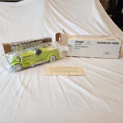 ERTL 1937 DIECAST TEXAS FIRE FIGHTERS SAN ANTONIO #2 ST  #2733  #B031 SN# 9 - Image 1 of 4