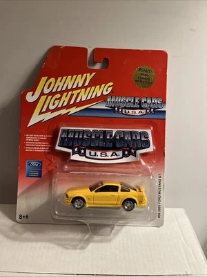 Ford Mustang GT 2005 Johnny Lightning diecast 1:64 Foto 1 de 4