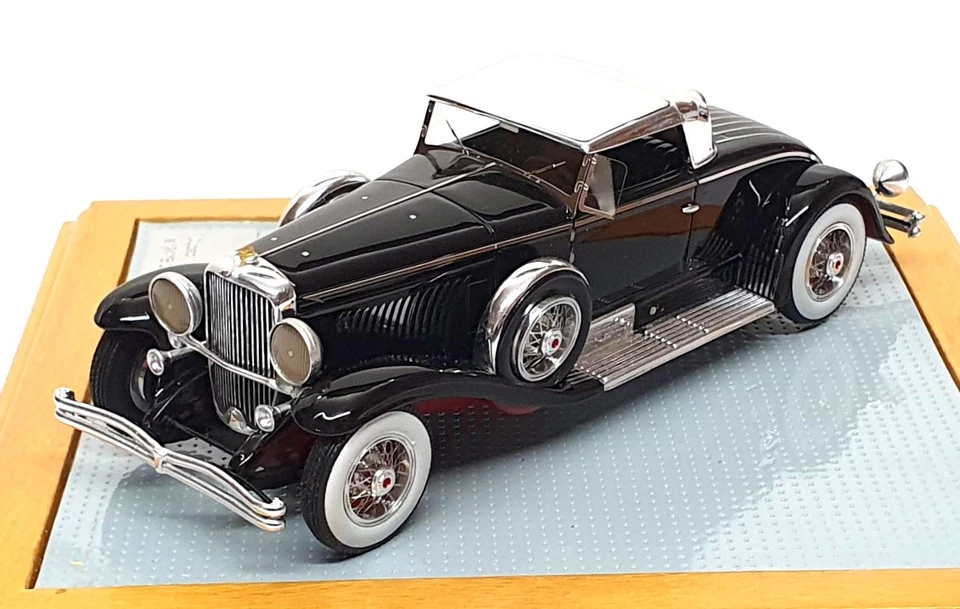 Ilario 1/43 Scale IL43076 - 1931 Duesenberg Model J Murphy Coupe Whittell LWB — 第 1/4 张图片
