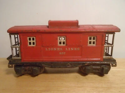 1934-42 VINTAGE PREWAR LIONEL #657 O GAUGE RED CABOOSE - Image 1 of 4