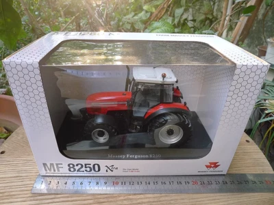 UH 1/32 - Massey Ferguson 8250 Xtra Diecast Scale Model Farm Tractor - Image 1 of 4