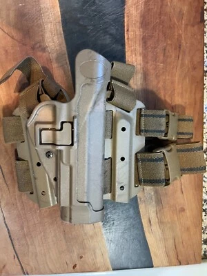 BlackHawk Serpa Tactical Holster RH Coyote Tan Beretta 92/96/M9/M9A1 - Image 1 of 2